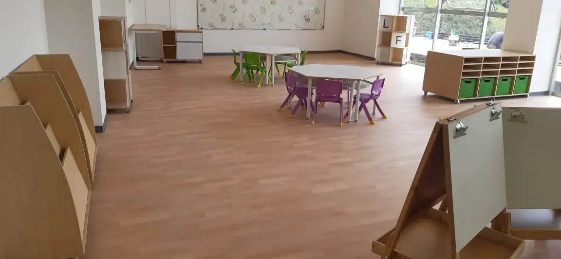 Instalación de piso de alto tráfico Interdeco
